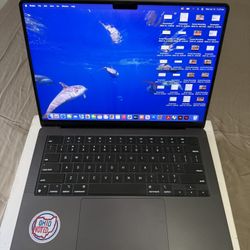 14” MacBook Pro M3 Pro Chip