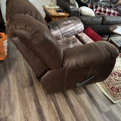 Comfortable Lazy Boy Recliner