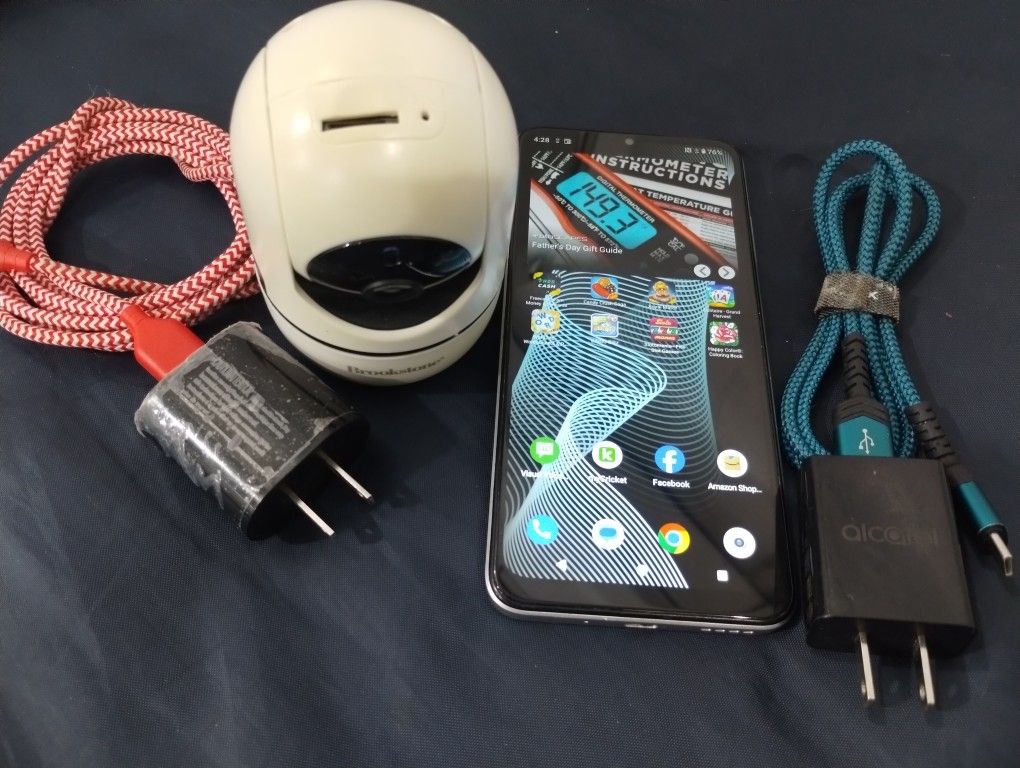 WIFI SURVEILLANCE CAMERA- BUNDLE WITH SCREEN