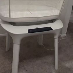 4mom Electric Baby Bassinet Washable Clean With Music $120