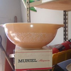 Vintage Pyrex Bowl 