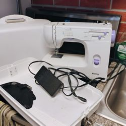 Kenmore Sewing Machine With Case Working 