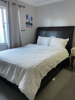 QUEEN Bed Frame with head board
