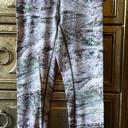 Lululemon Womens leggings size 4