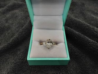 Women's Ring - Yellow Gold 14k (.585) 2.8 grams Size 7.5