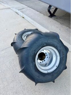 Quad paddle tires