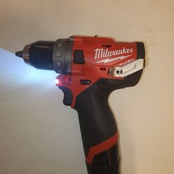 Milwaukee M12 FUEL Drill/Driver