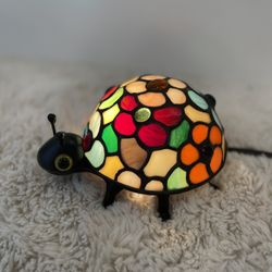 Quoizel 4.5-in Lady Bug Tiffany-Style Light Quoizel 4.5-in Lady Bug Tiffany-Style Light