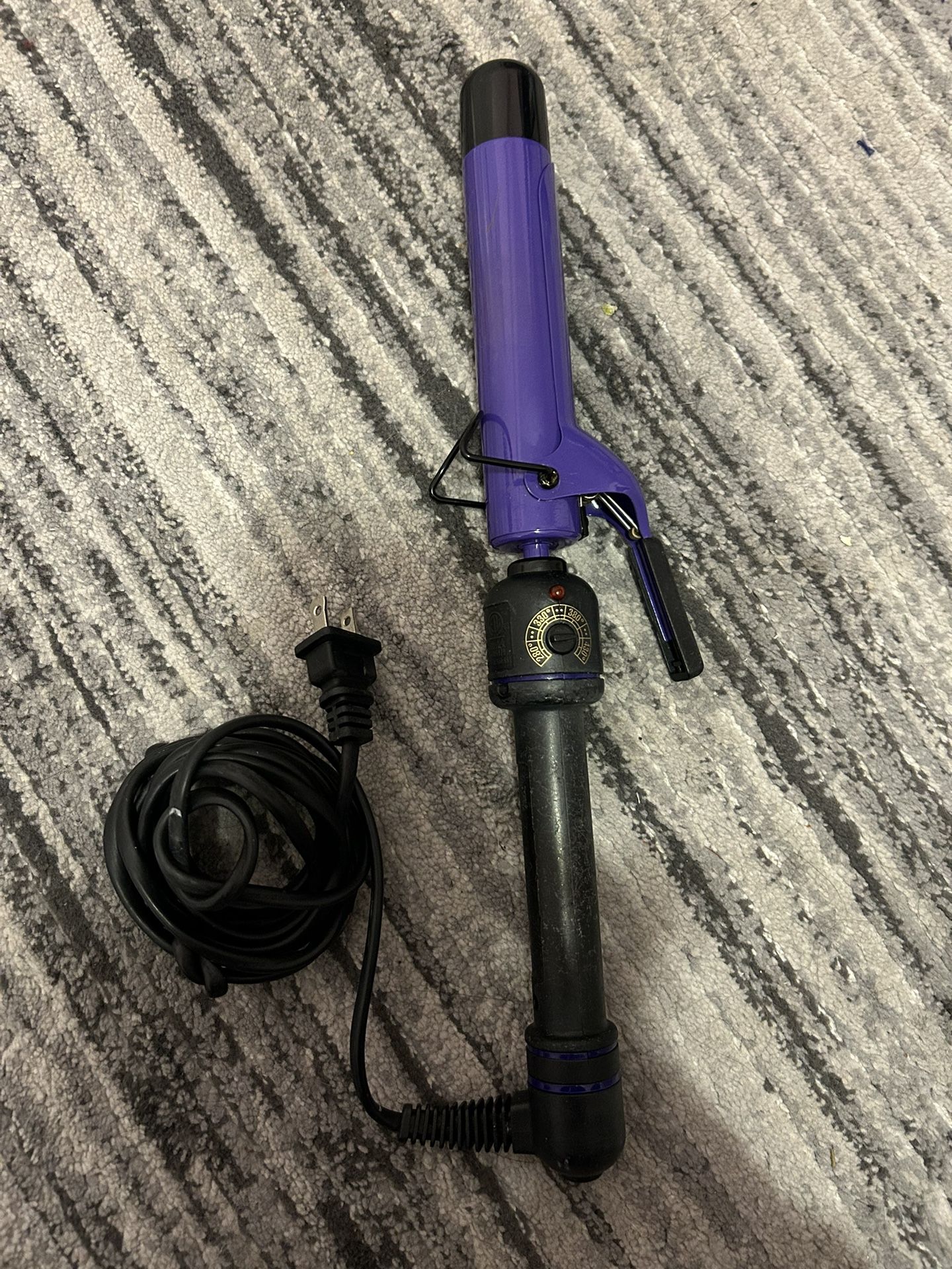Hot Tools Curling Iron