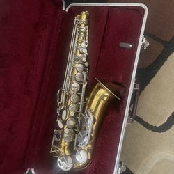 Armstrong Alto Saxophone. PLEASE READ DESCRIPTION 