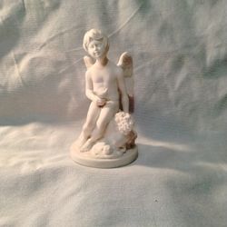 BOEHM  -  CUPID with DOVE  # 40121