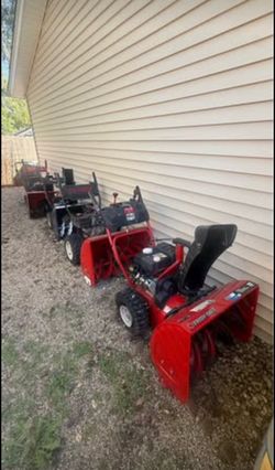 Snowblowers 4 for $300