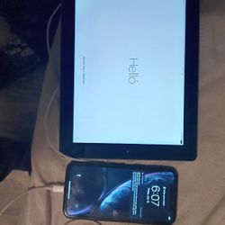 4th Generation IPad& iPhone XR Bundle 
