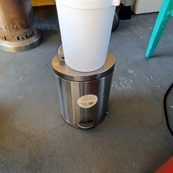 Little trash can(2)