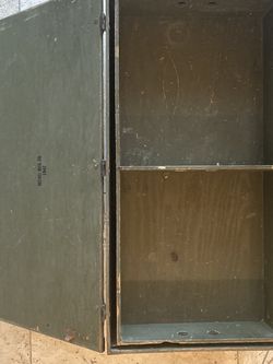Nice 1942 dated WW2 WWII US Army military footlocker storage wooden tool box foot locker