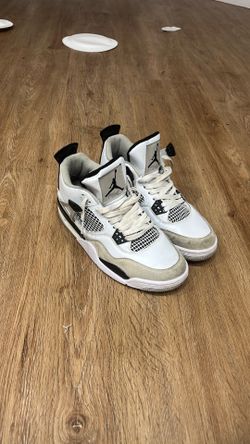 Jordan 4’s retro