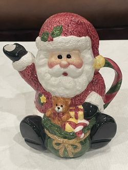 1990 ceramic Santa Claus holiday teapot made by Wang's International.