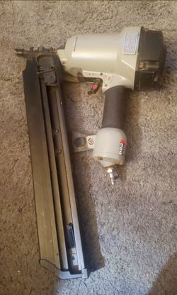 Nailer w/ Case, Manual & Accessories – Excellent Condition