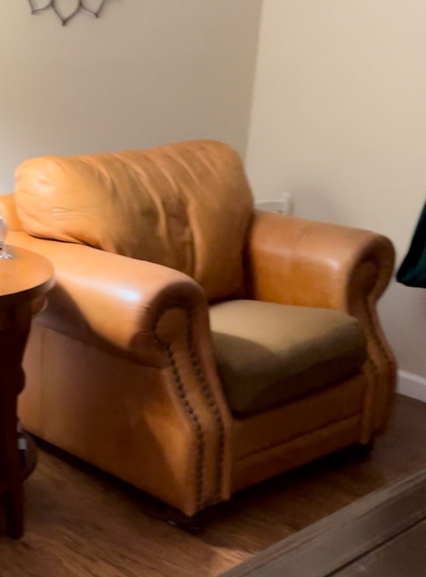 Leather Couch And Chairs