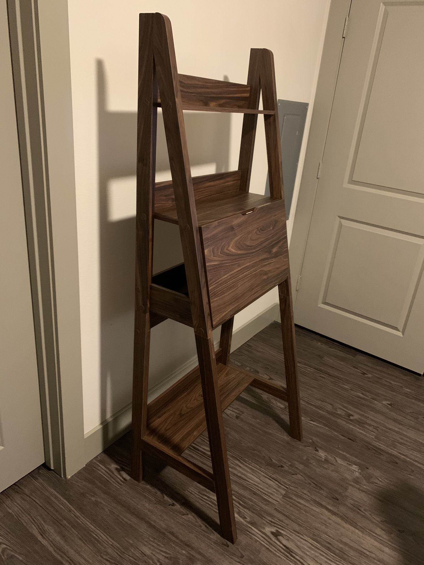 Ladder Desk (BRAND NEW, Fully Assembled)