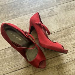 Woman’s Red Nine West Shoes 