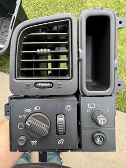 Escalade light control