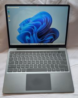 Very Nice MICROSOFT SURFACE LAPTOP GO 2 WINDOWS 11 128GB PENTIUM i5 8GB RAM