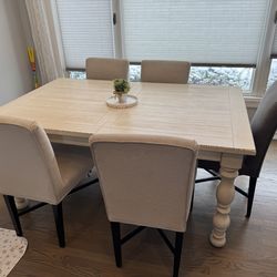 Kelly Clarkson Wayfair Extendable Dining Table & chairs