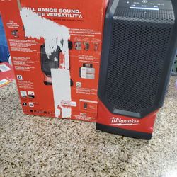Milwaukee M18 Jobsite Speaker Bluetooth Speaker 