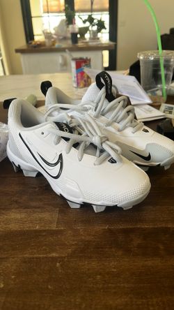 Baseball cleats