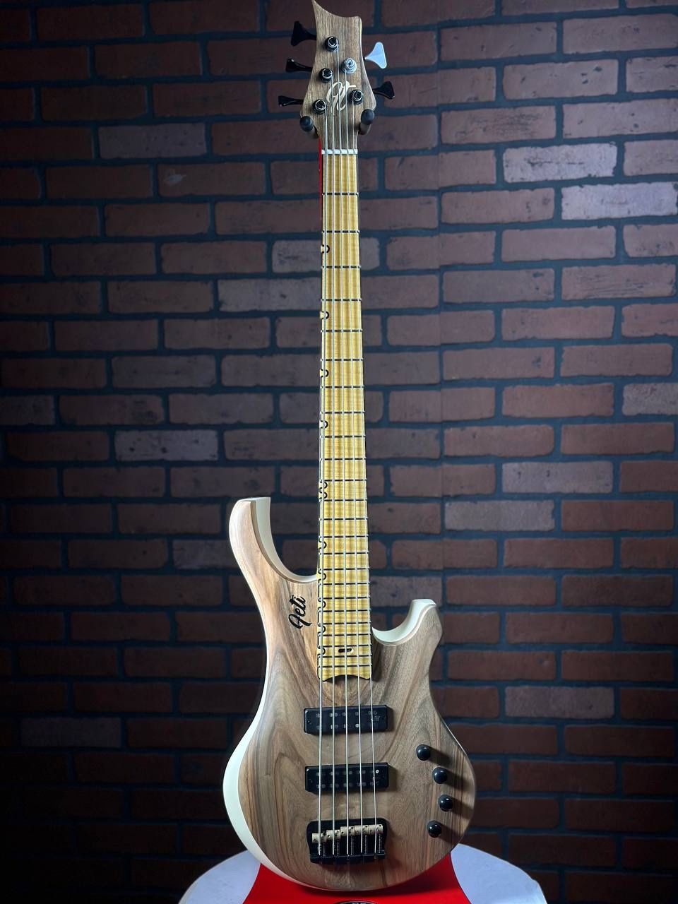 FETI guitars bass BOIKO 5 SNRINGS