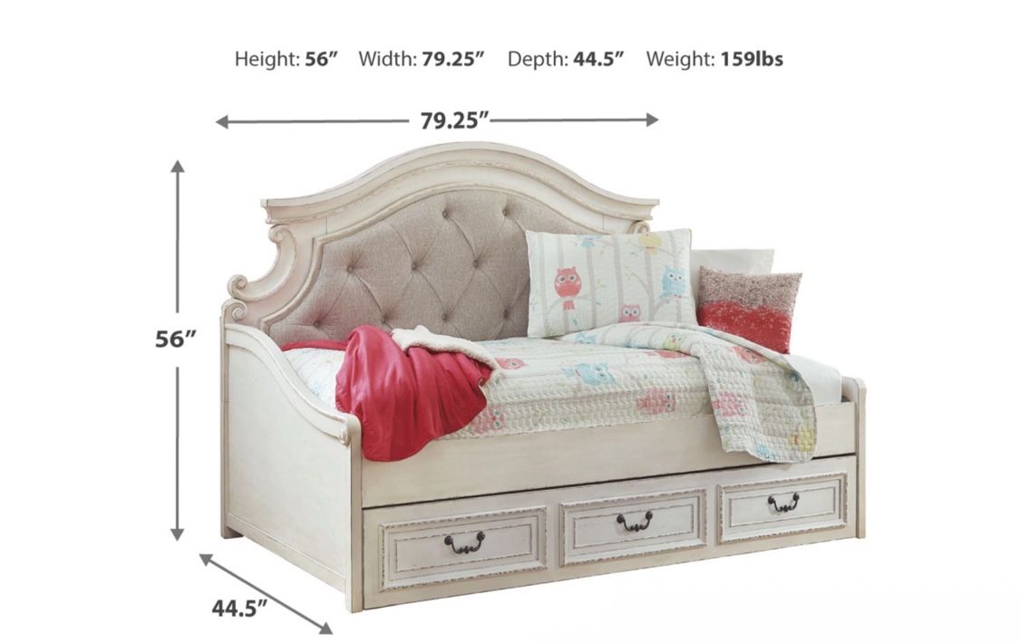 Twin Daybed : Realyn Twin Daybed with 1 Large Storage Drawer