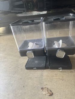 Food dispenser