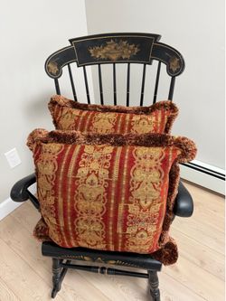 4 decorative pillows 20-inch