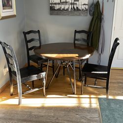 Round table 4 chair