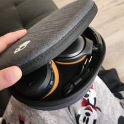 Skullcandy Headphone beats.