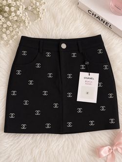 Channel skort size L  or M