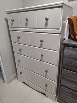 5 drawer white dresser
