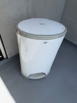 Baby diaper trash