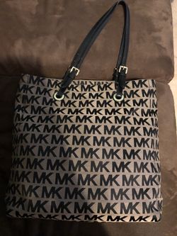Michael kors purse w/matching wallet