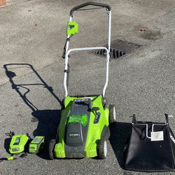 CORDLESS LAWN MOWER in Excellent Condition 
