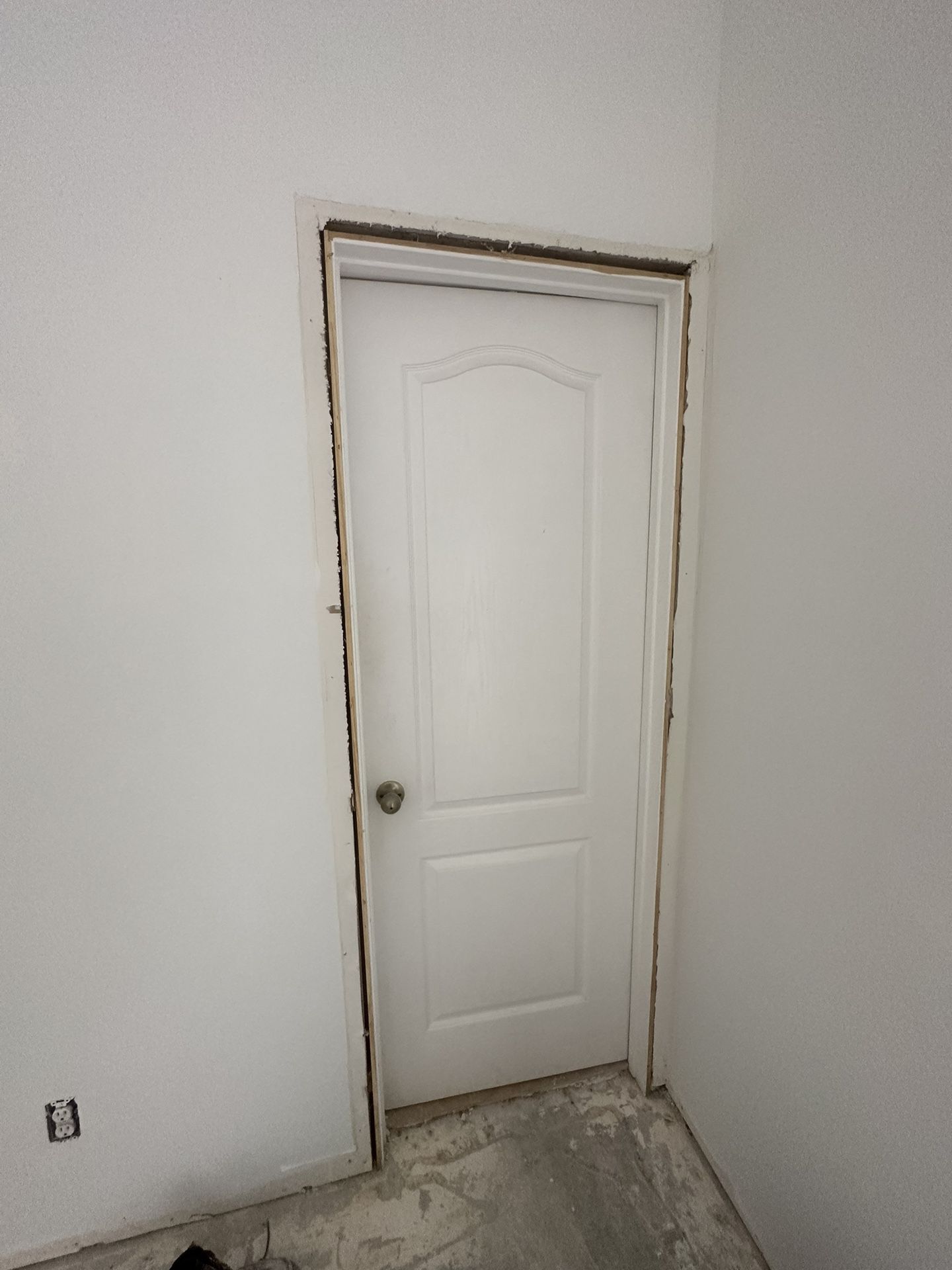 Interior Door Slabs. With Lock ( Sizes  2 slab de 30 x 80 2  slabs. 32 x 80 1  slab 28 80