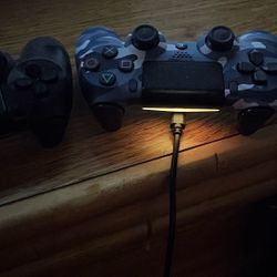PS4 Controllers 