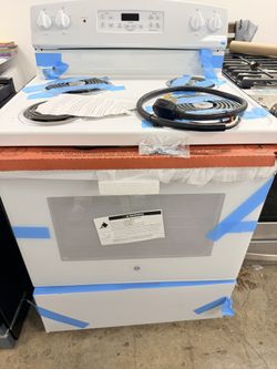 Unused GE Electric Range 