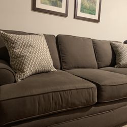 Haverty’s Sofa & Table