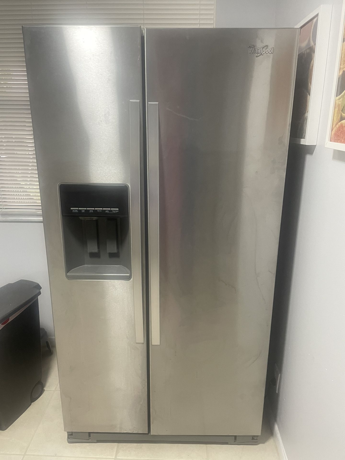 Refrigerator With Ice maker