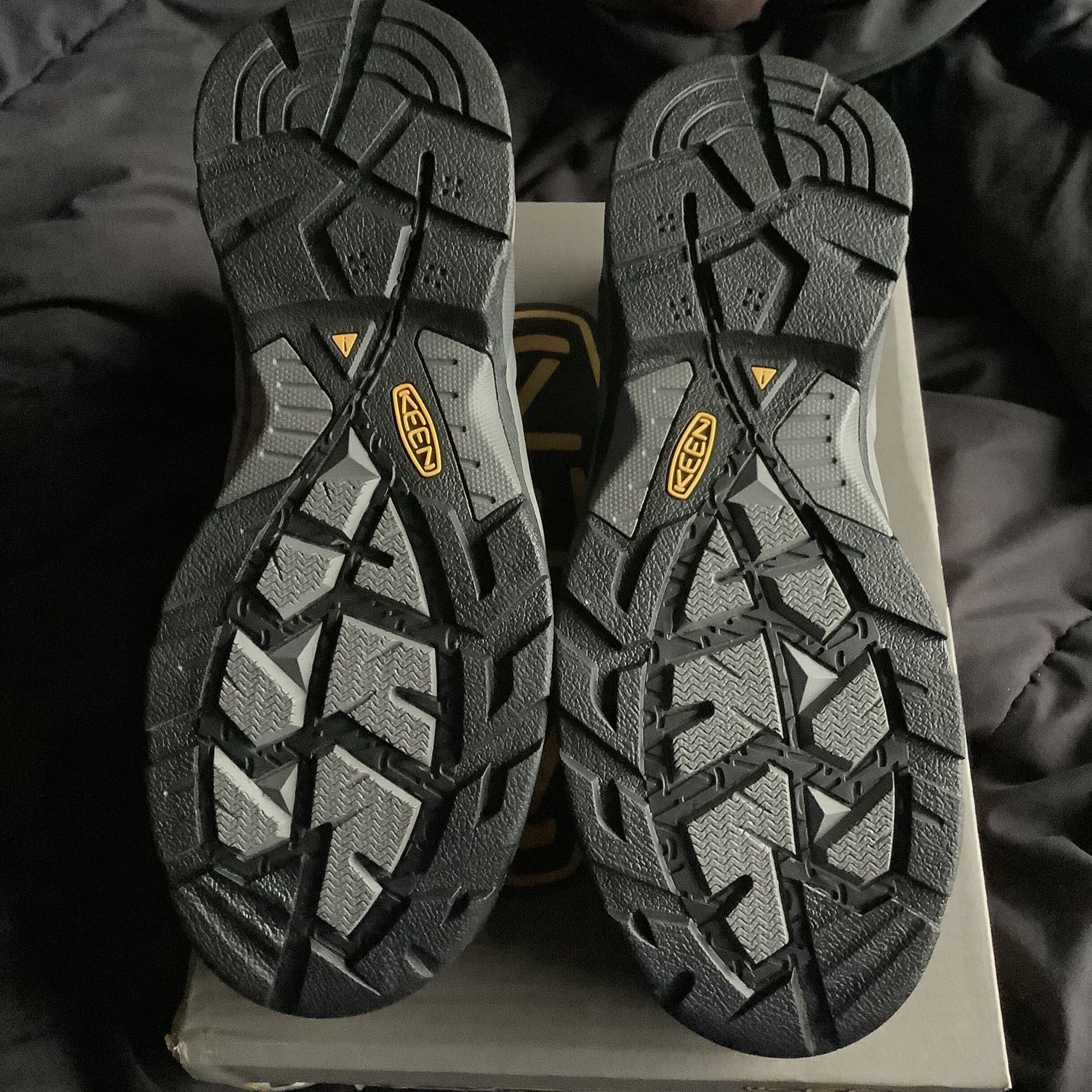 Men’s KEEN Detroit XT ESD Steel Toed And Waterproof Hiking/Work Shoe. Size 11.5d