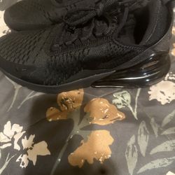 New Women’s Nike  270s Size 8