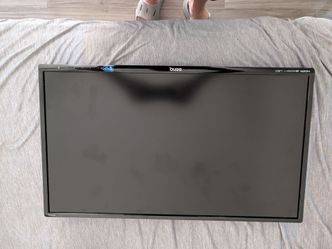 For sale 2 BenQ monitors and bracket
