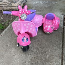 Minnie Mouse Toddler Scooter With A Passenger For Toy